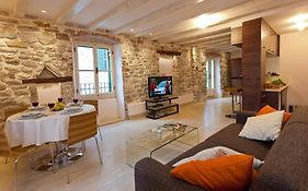 Luxury San Giovanni Apartment 2